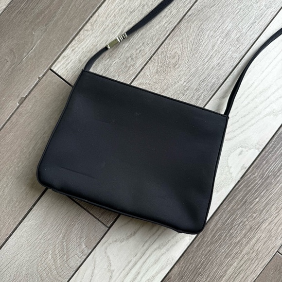 Guess Crossbody Bag Y2k | Excellent Condition - Picture 6 of 10